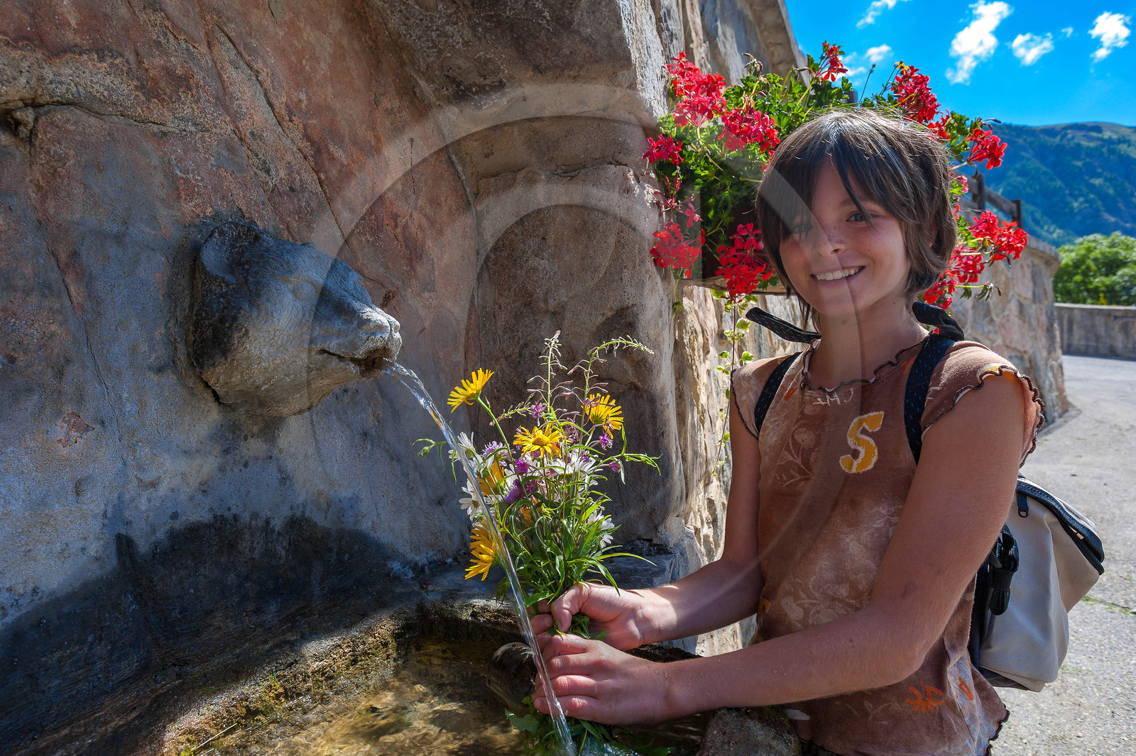Orcières, fontaine de l'ours
