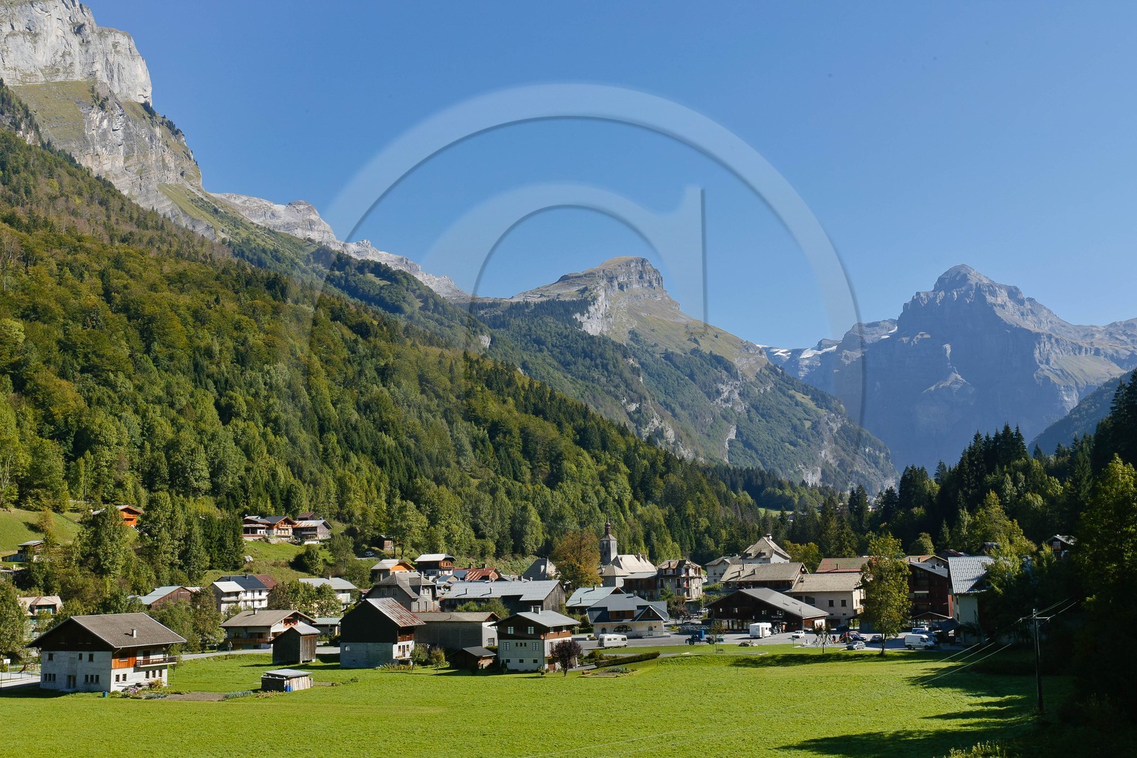 Sixt-Fer-à-Cheval, Église du XIIIe siècle