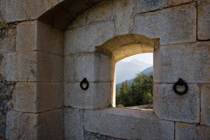 Briançon, Fort Dauphin, fenêtre vers l'Italie