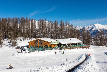Uvernet-Fours, station de ski de Praloup, restaurant d'altitude Clos du Serre