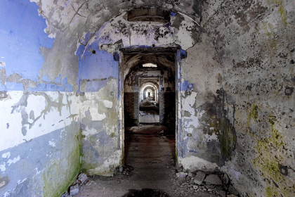 Fort du Chaberton et les ruines de l'ancien camp militaire
