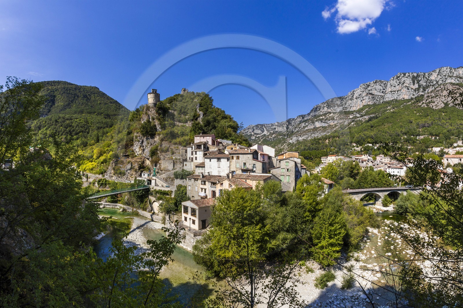 Roquesteron, Roquesteron-Grasse et la chapelle Sainte-Pétronille