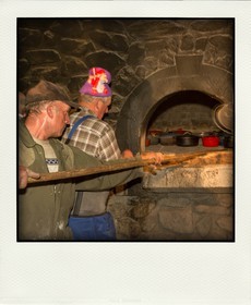 Village de Villar-d'Arène, fête du pain bouilli ou pain noir, Maurice Rousset, fourniron