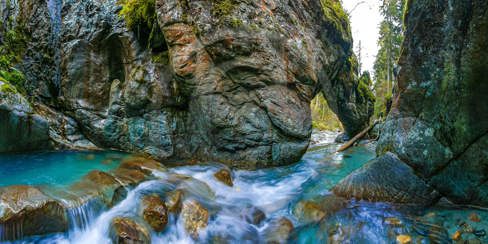 Réserve naturelle des Contamines-Montjoie, Pont naturel, torrent du Bon Nant