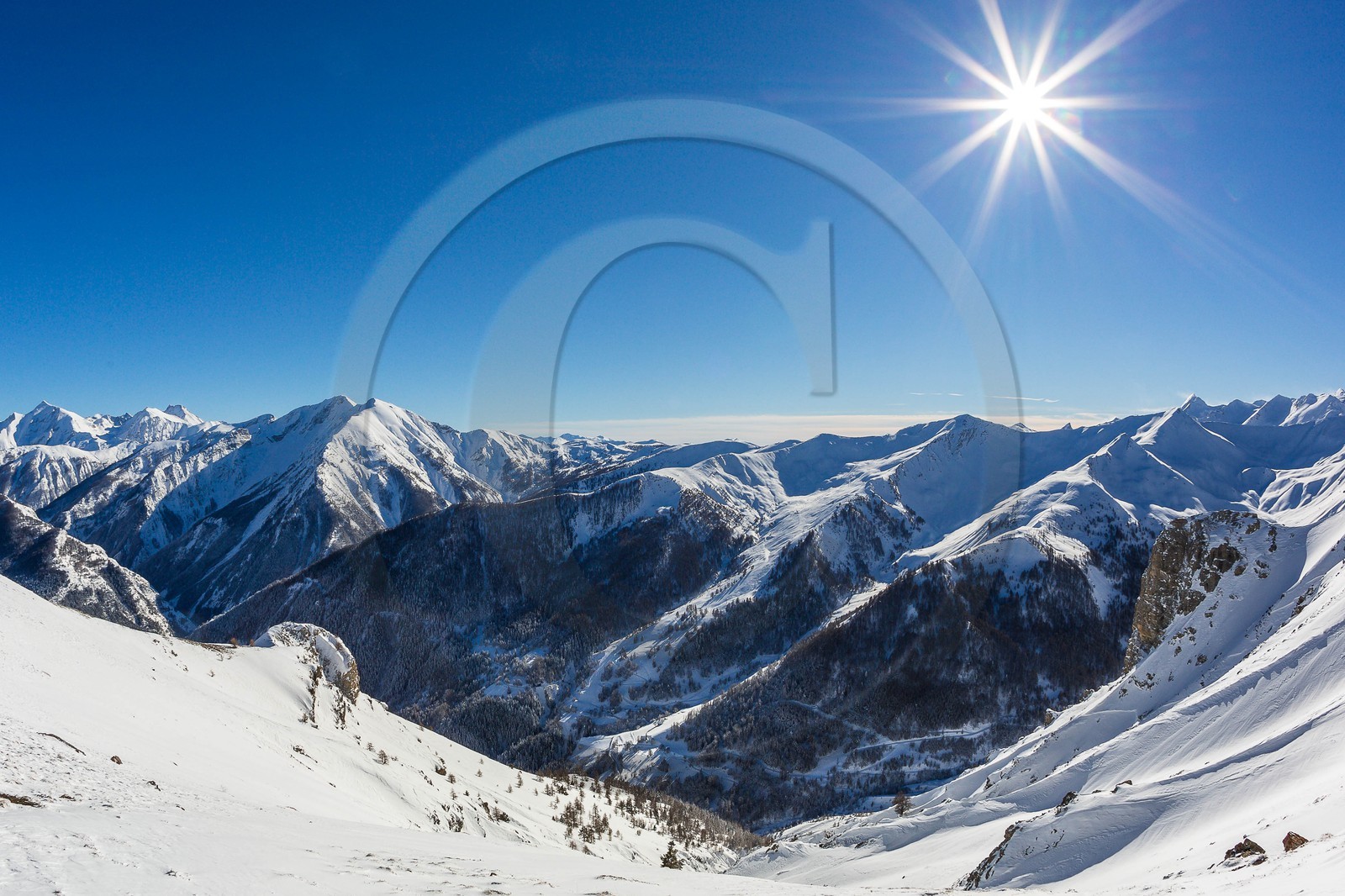 Uvernet-Fours, station de ski de Praloup, vallon des Agneliers