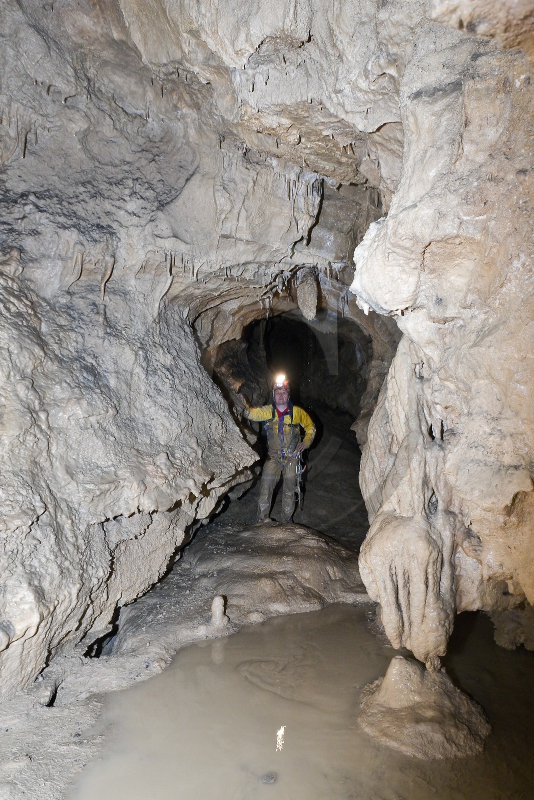 Gorges d'Agnielles, Spéléologie