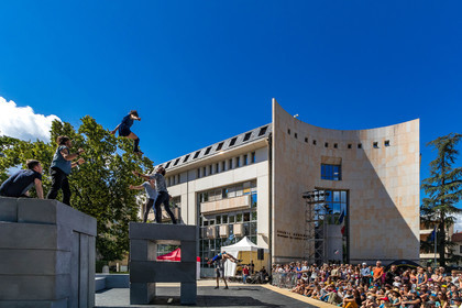 Festival Arts De Rue, Tous dehors (enfin) ! Block, Cie NoFit State Circus & Motion House - cirque & danse