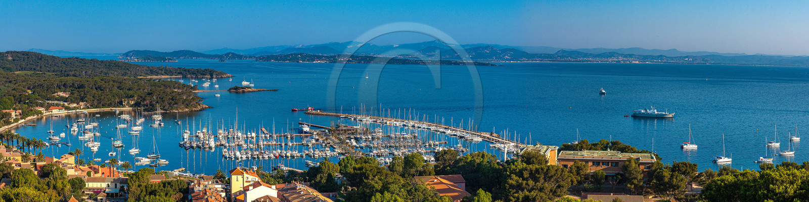 Parc national de Port-Cros, vue de la baie depuis le fort Sainte-Agathe