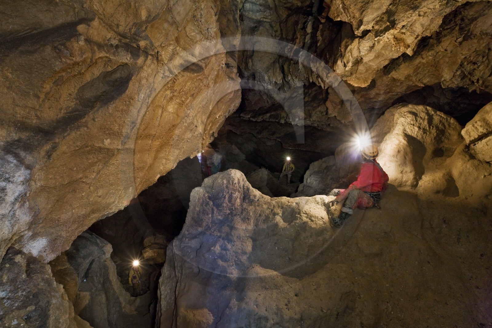 Gorges d'Agnielles, Spéléologie