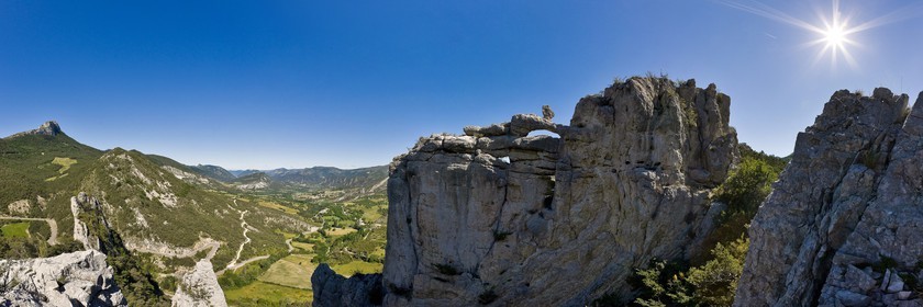 Vallée de l'Oule, Montmorin, Col des Tourettes, Roche percée