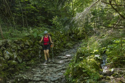 Randonnée pédestre sur le GR54