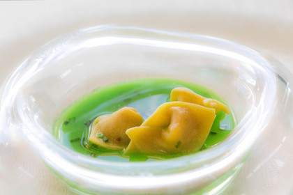Mini raviolis de chez nous, chanterelles et wasaby