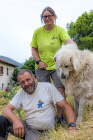 Turriers, Ingrid Briclot et André Maurel, éleveurs