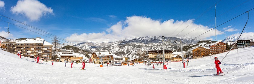 La station de ski Sauze Super-Sauze est une station village