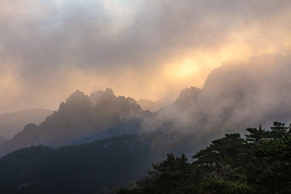 Les Aiguilles de Bavella (forchi di Bavedda )