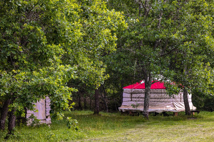 Nibles, Camping à la ferme Agri-Yourte