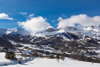 station de ski Sauze Super-Sauzedepuis Serre-Notre-Dame, hameau La Conche