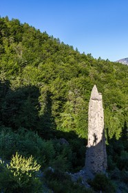 Le Sauze-du-Lac, site classé des Demoiselles Coiffées,  appelées également cheminées de fées