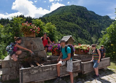 Randonnée au départ du village de Prapic
