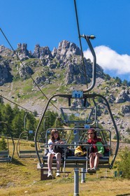 Pays de Serre-Ponçon, Réallon et les Aiguilles de Chabrières, télésiège des Aurans