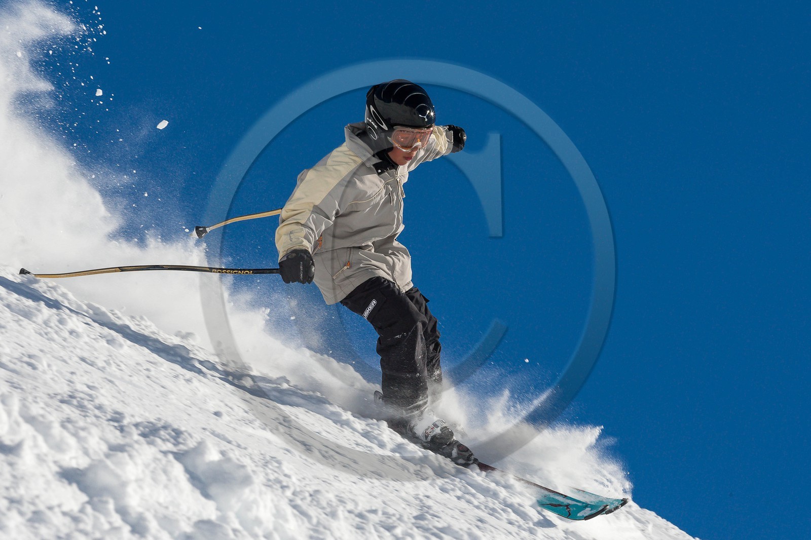 Ski enfant poudreuse