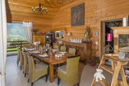 Saint-Léger-les-Mélèzes, Chambres et table d'hôtes La Coustille