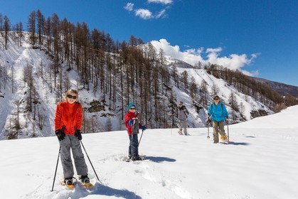 Crévoux, randonnée famille en raquettes à neige