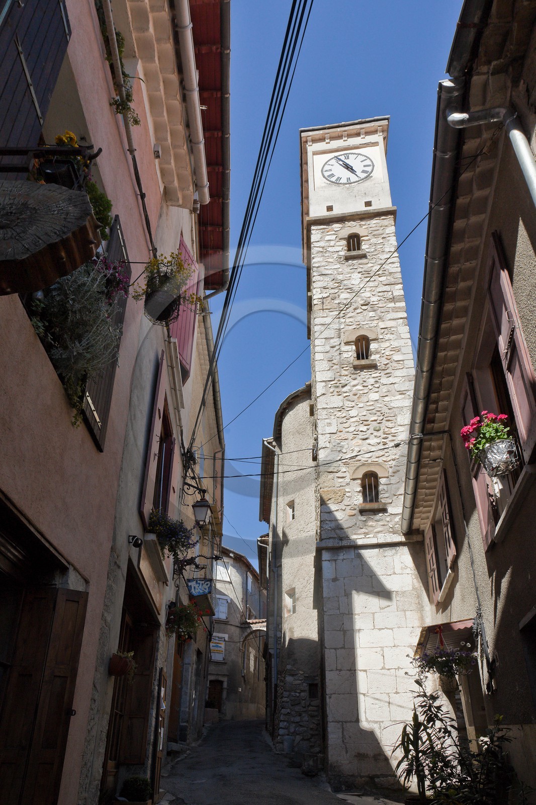vallée du Buech, village de Serres