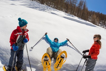 Crévoux, randonnée famille en raquettes à neige