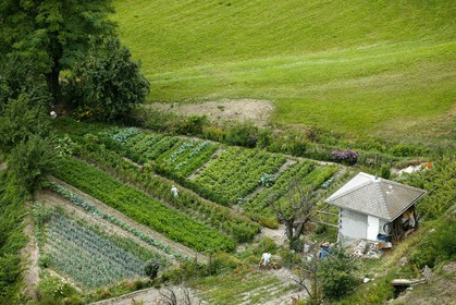 Embrun, Les jardins sous le Roc