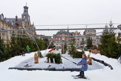 La patinoire en glace naturelle installée par Synerglace à Saint-Quentin