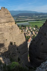 village Les Mées, Les Pénitents des Mées