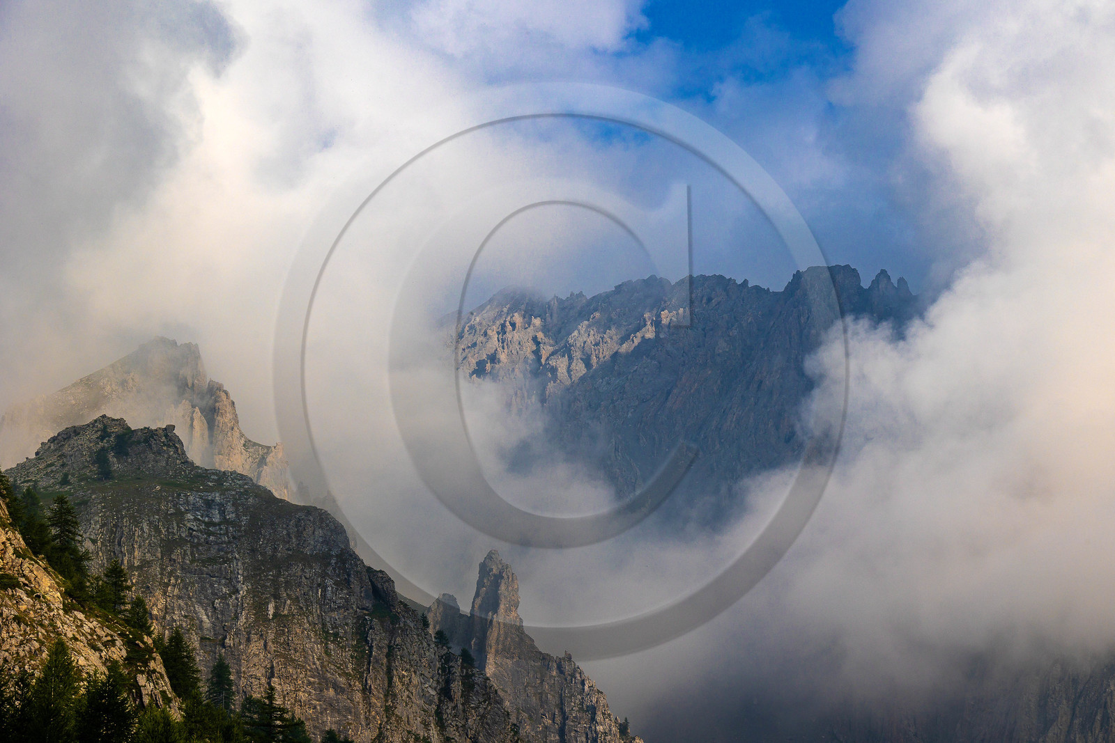 Valle Maira, Canosio, Colle di Preit,  Rocca delle Sommette
