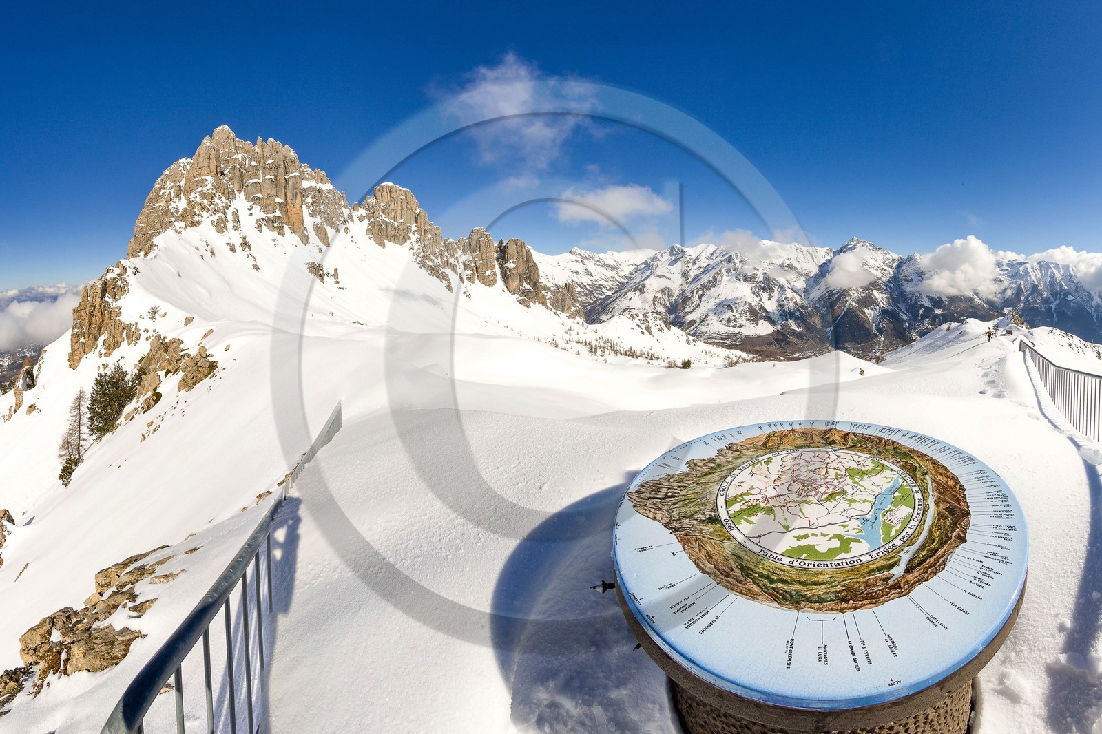 Pays de Serre-Ponçon, Réallon et les Aiguilles de Chabrières, table d'orientation