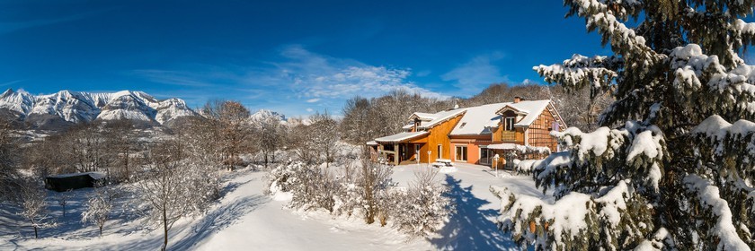 Vallée du Champsaur, Chambre et table d'hôtes La Bonne Terre