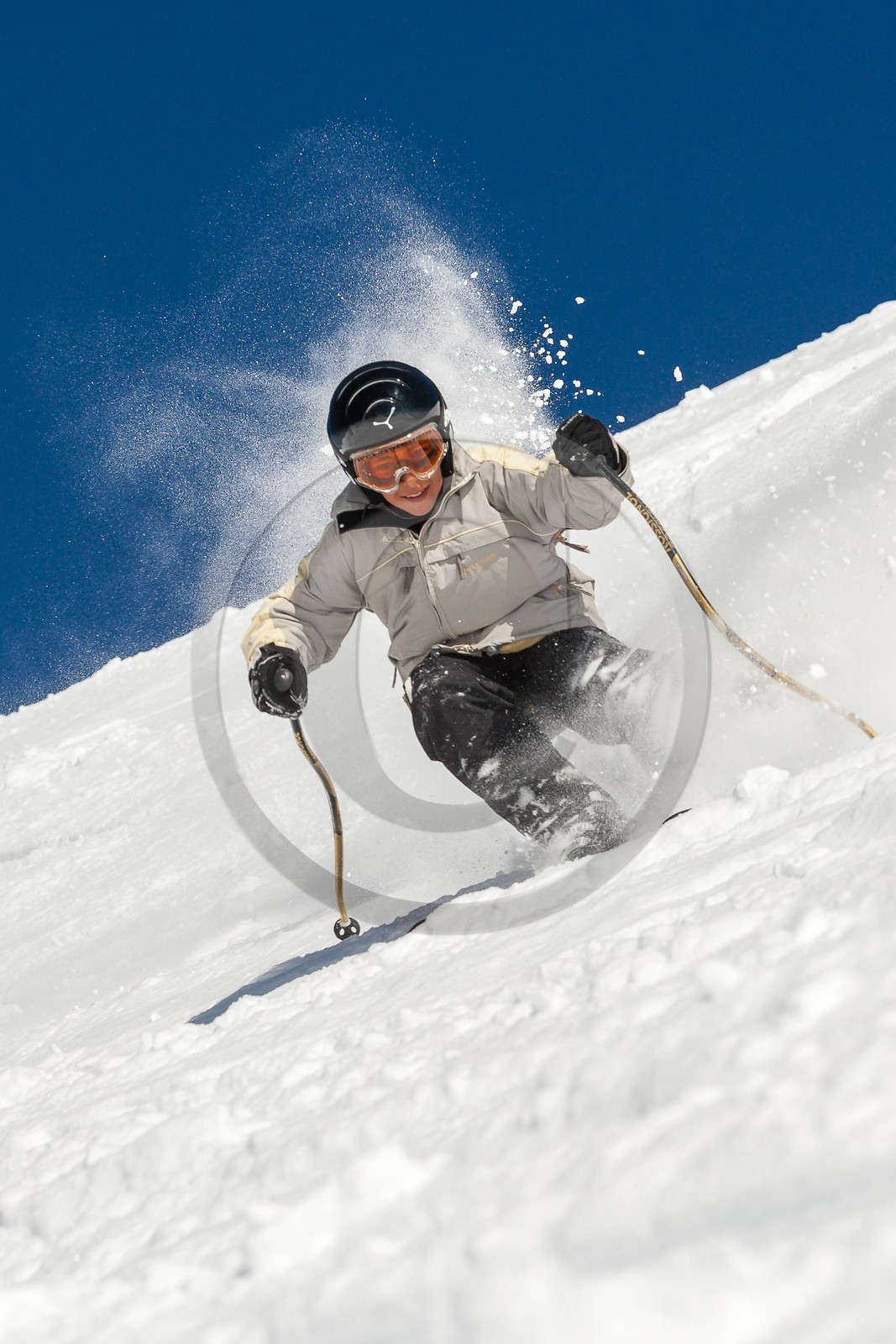 Ski enfant poudreuse