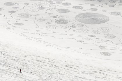 Serre-Chevalier, Snow drawings, une œuvre de l'artiste Sonja Hinrichsen