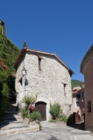 vallée du Buech, village de Serres
