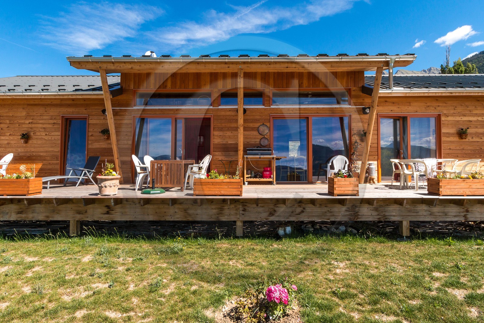 Constructeur de maison en paille