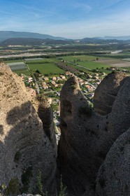 village Les Mées, Les Pénitents des Mées