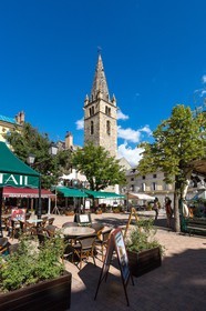 Barcelonnette, Place Manuel et Tour Cardinalis