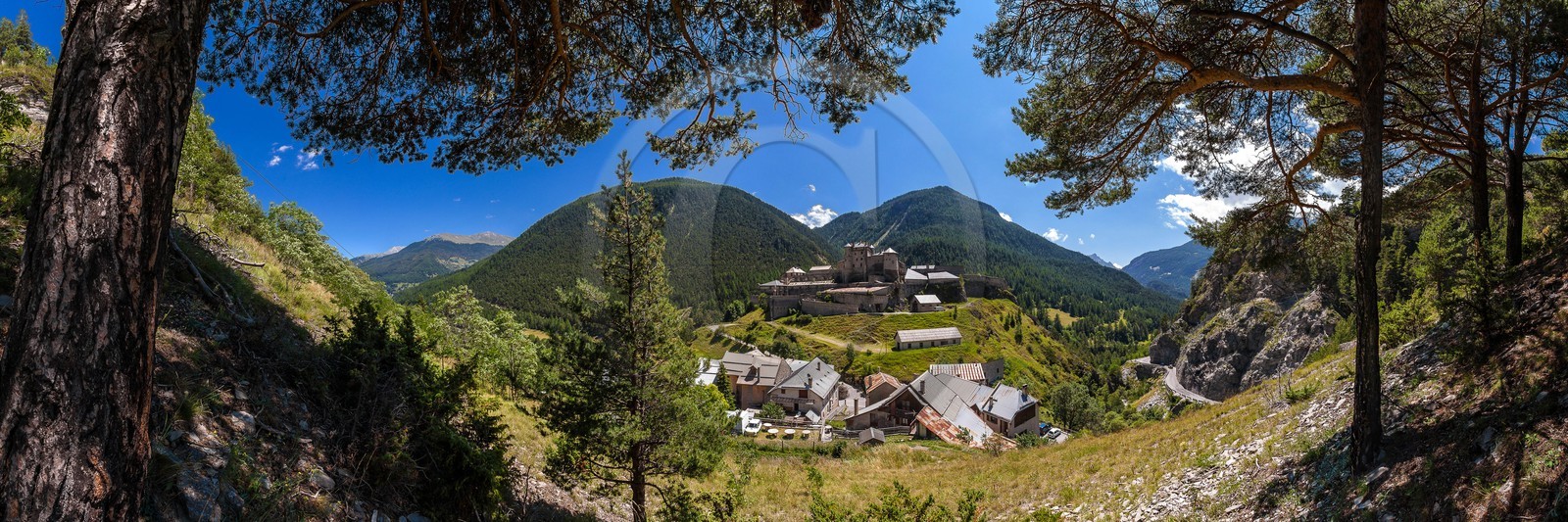Fort Queyras, Château-Queyras