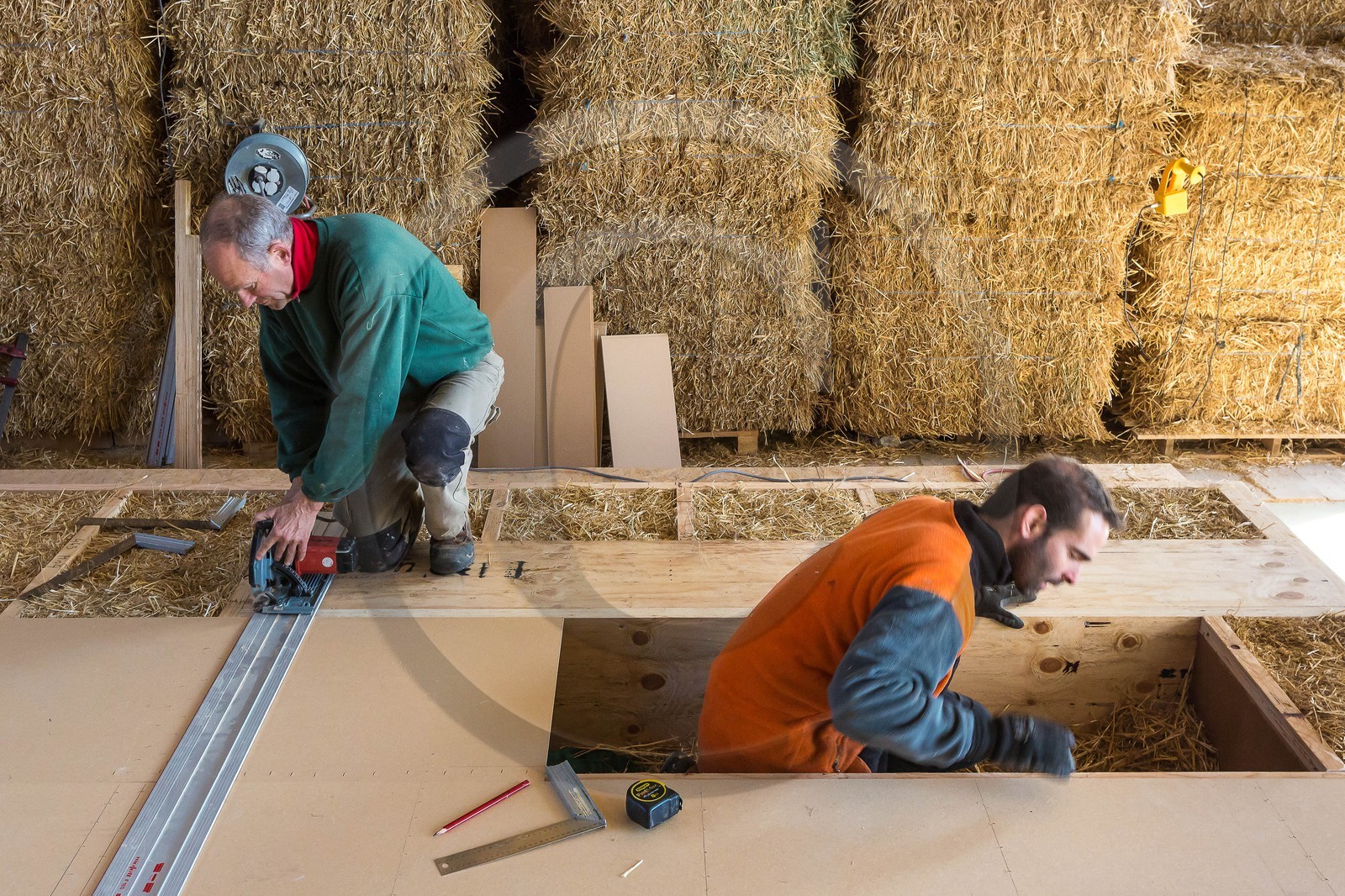 Constructeur de maison en paille