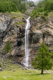 Jausiers, Lac des Sagnes, cascade du Pisson
