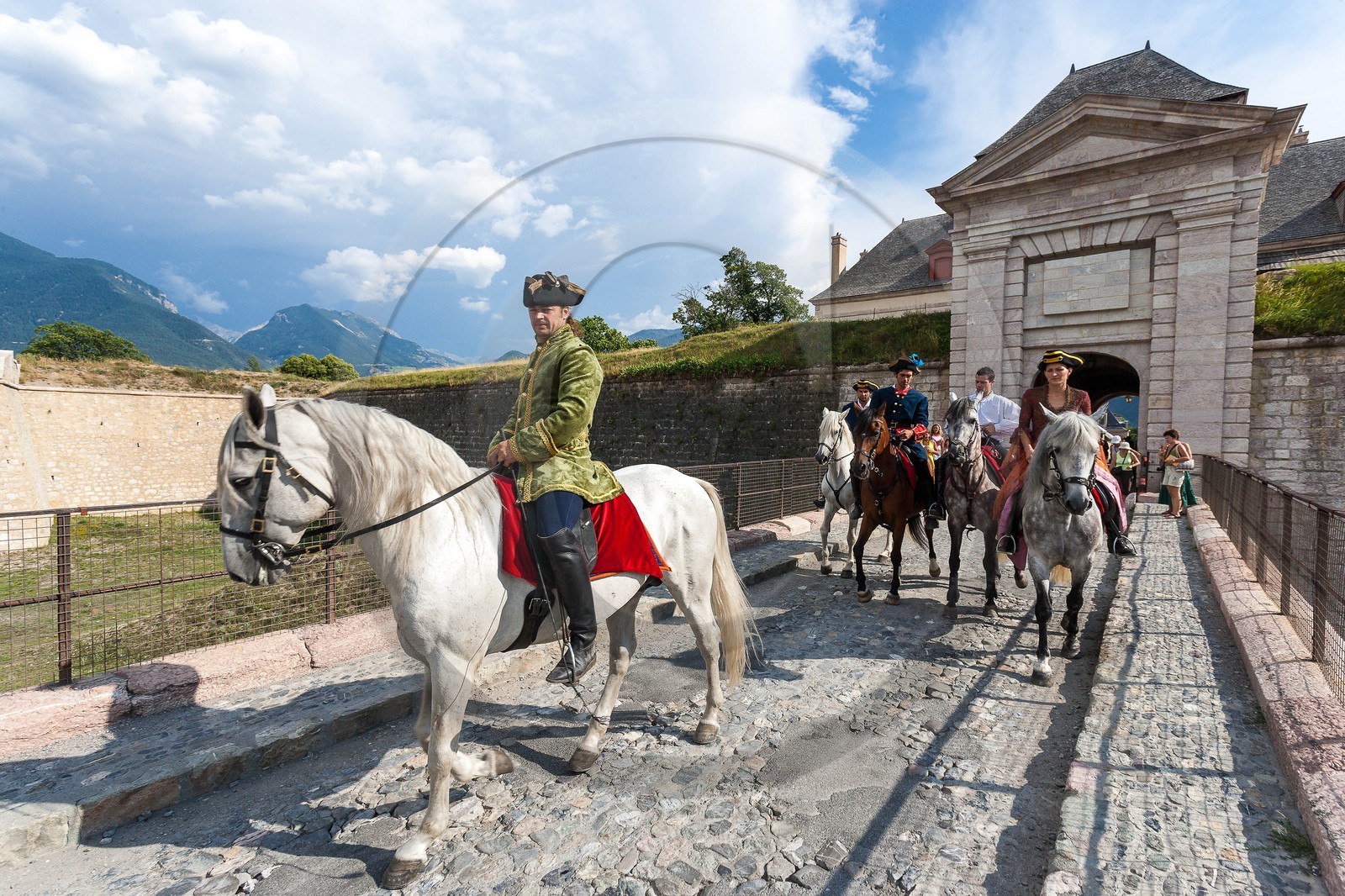 Mont-Dauphin, fortifications Vauban, caserne Rochambeau, spectacle équestre