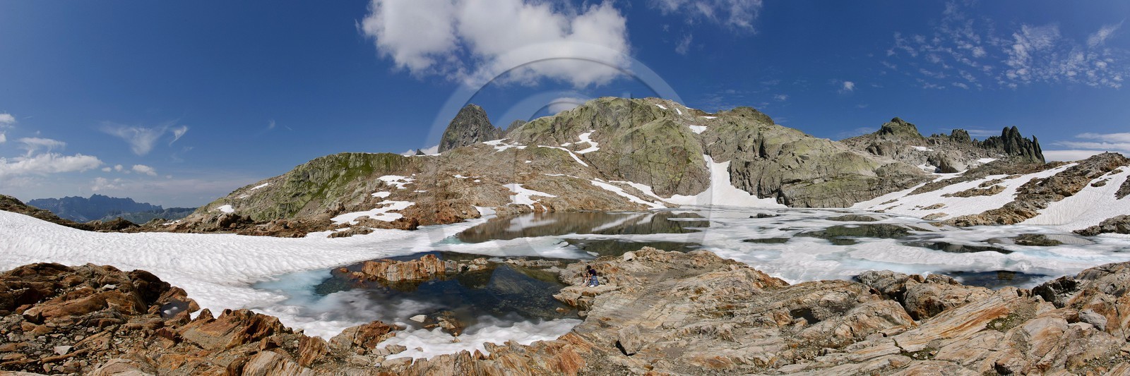 Les Lacs Noirs, le Mont-Blanc et les Fiz