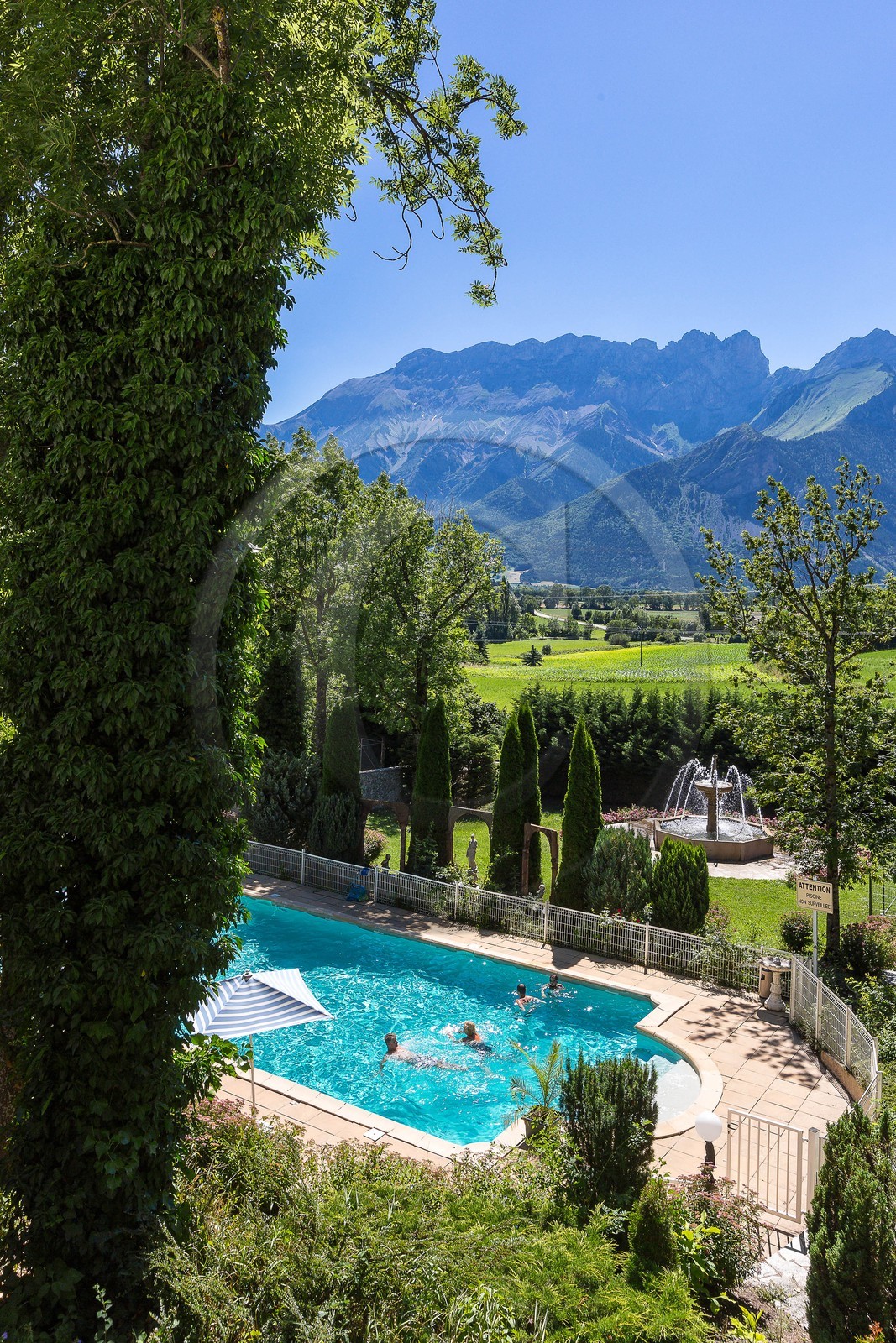 Château des Herbeys, Hôtel ***  Restaurant gastronomique