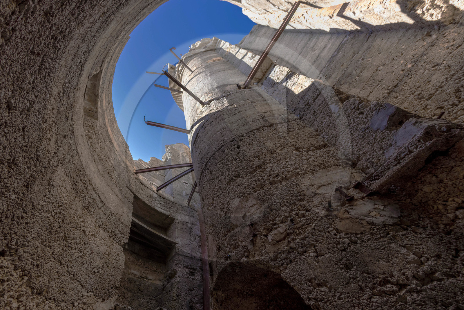 Fort du Chaberton et les ruines de l'ancien camp militaire
