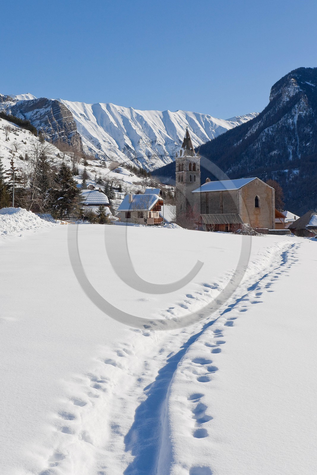 Les Orres Village, Eglise du XV°siècle Sainte-Marie-Madeleine