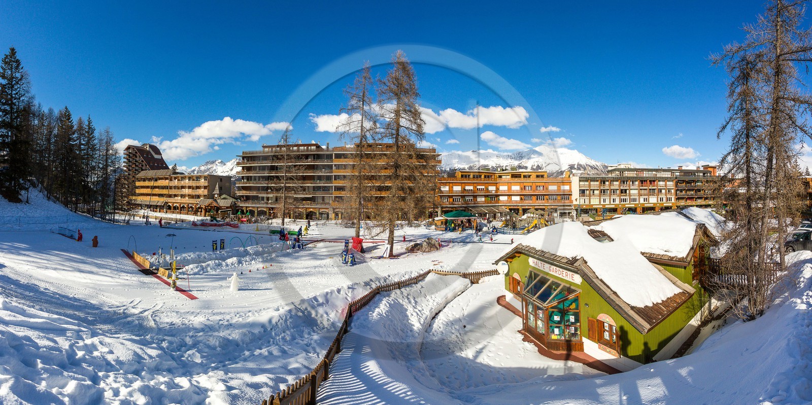 Uvernet-Fours, station de ski de Praloup, garderie
